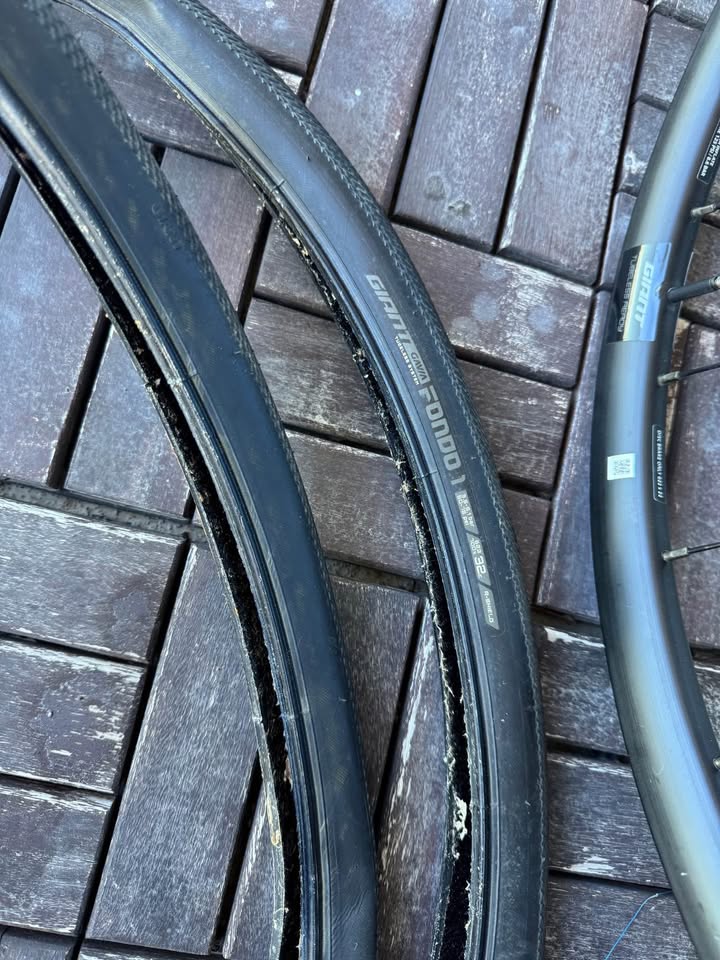 Giant PR2 Road/Gravel wheels - mint condition - photo 5