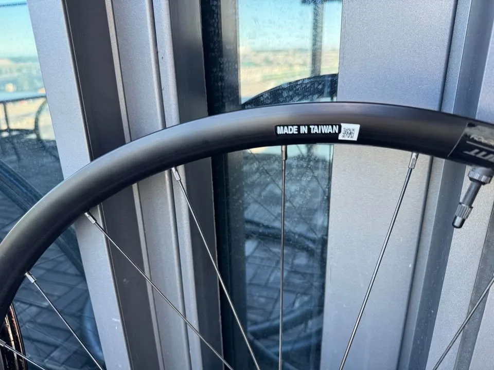 Giant PR2 Road/Gravel wheels - mint condition image indicator(6)