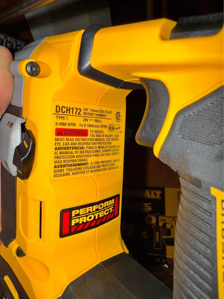 DEWALT 20V MAX SDS Plus Rotary Hammer Drill (DCH172B)
