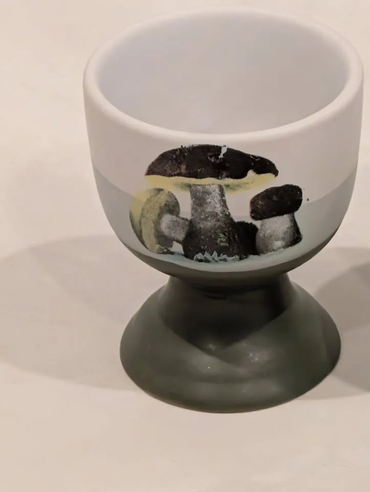 Hardboiled Ceramic Egg Cup with Pedstal Set of Four Mushroom Sty image indicator(2)