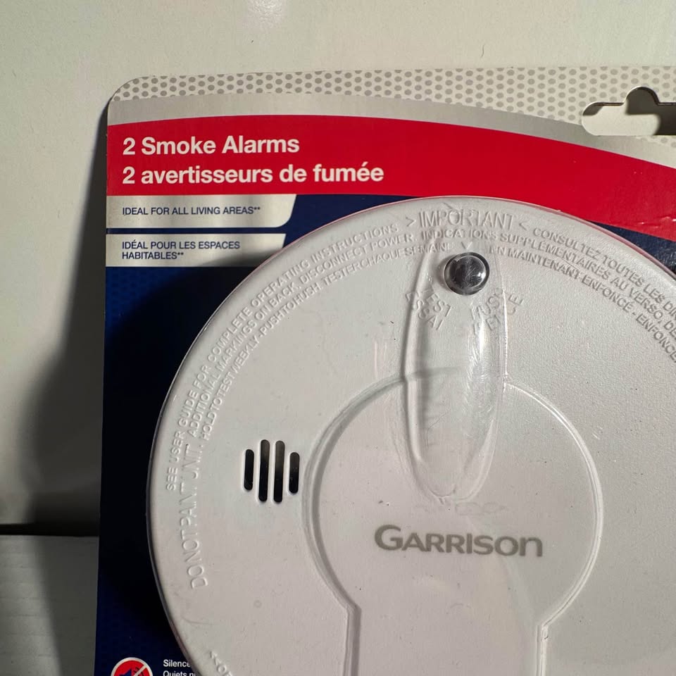 Brand New- Sealed- GARRISONS 2 Pack Smoke Alarms-Batteries Inclu - photo 2