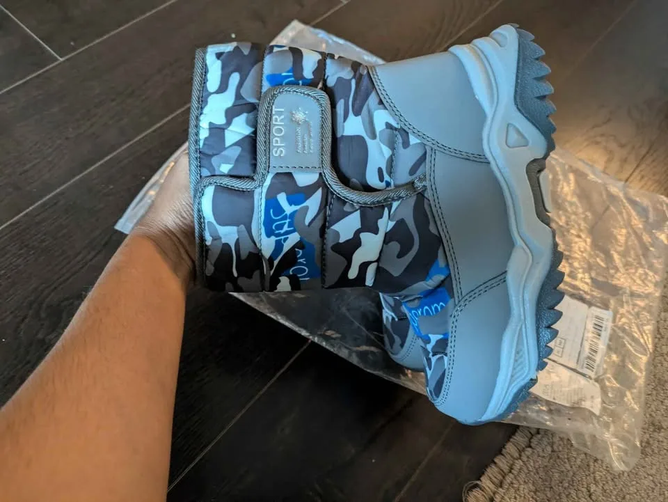 Brand new kids high top and warm winter snow boots image indicator(3)