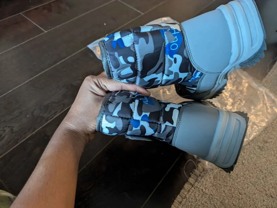 Brand new kids high top and warm winter snow boots image indicator(5)