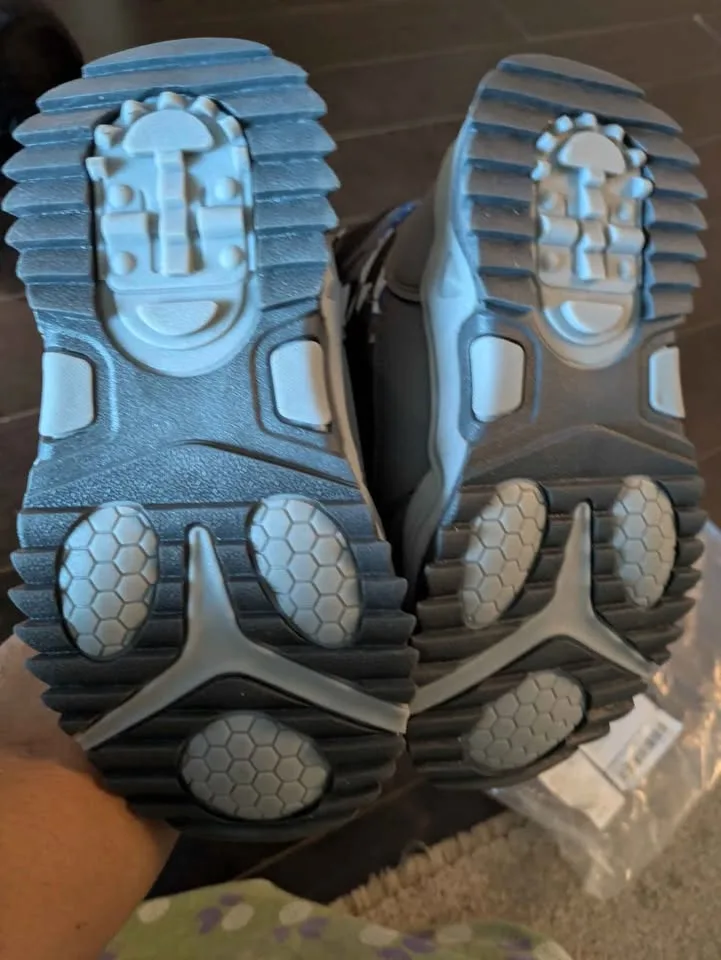 Brand new kids high top and warm winter snow boots image indicator(6)