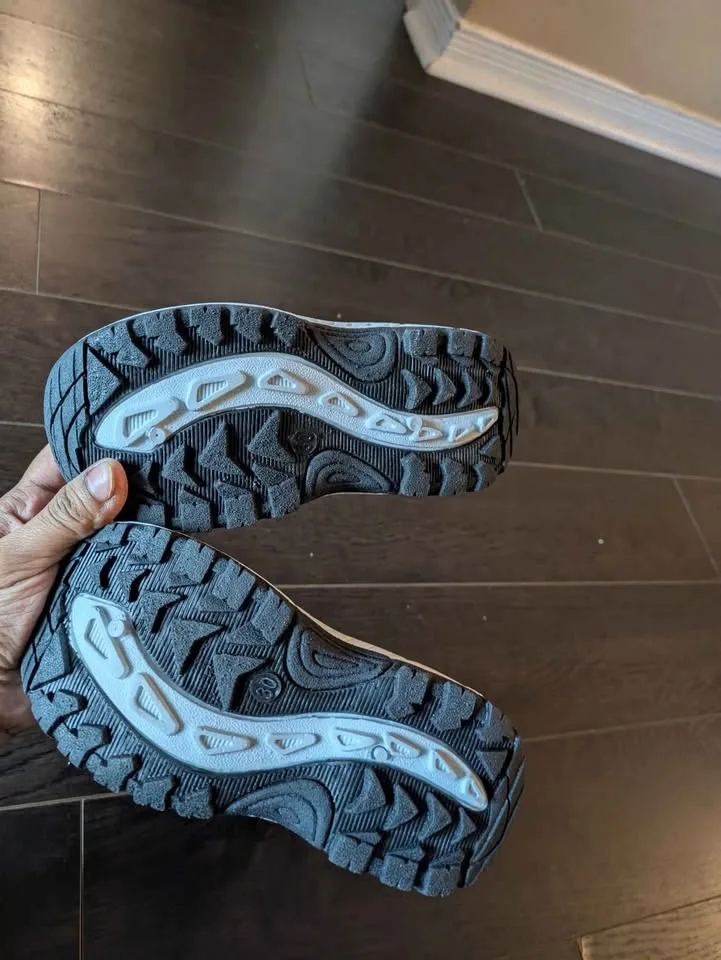 Brand new black color toddler snow boots image indicator(4)