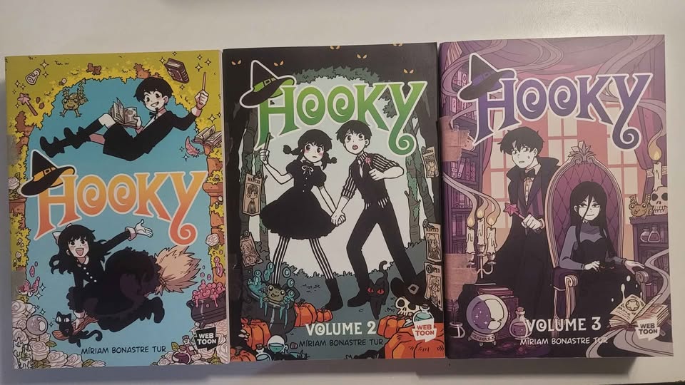 Books need gone ASAP - photo 2