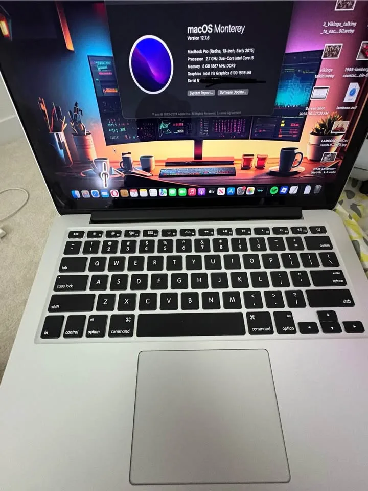 MacBook Pro 2015 13-inch used like new image indicator(2)