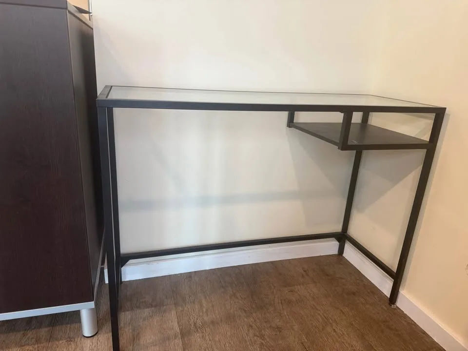 Small Glass Desk + Free Chair image indicator(2)