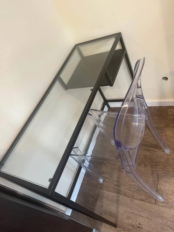 Small Glass Desk + Free Chair image indicator(3)