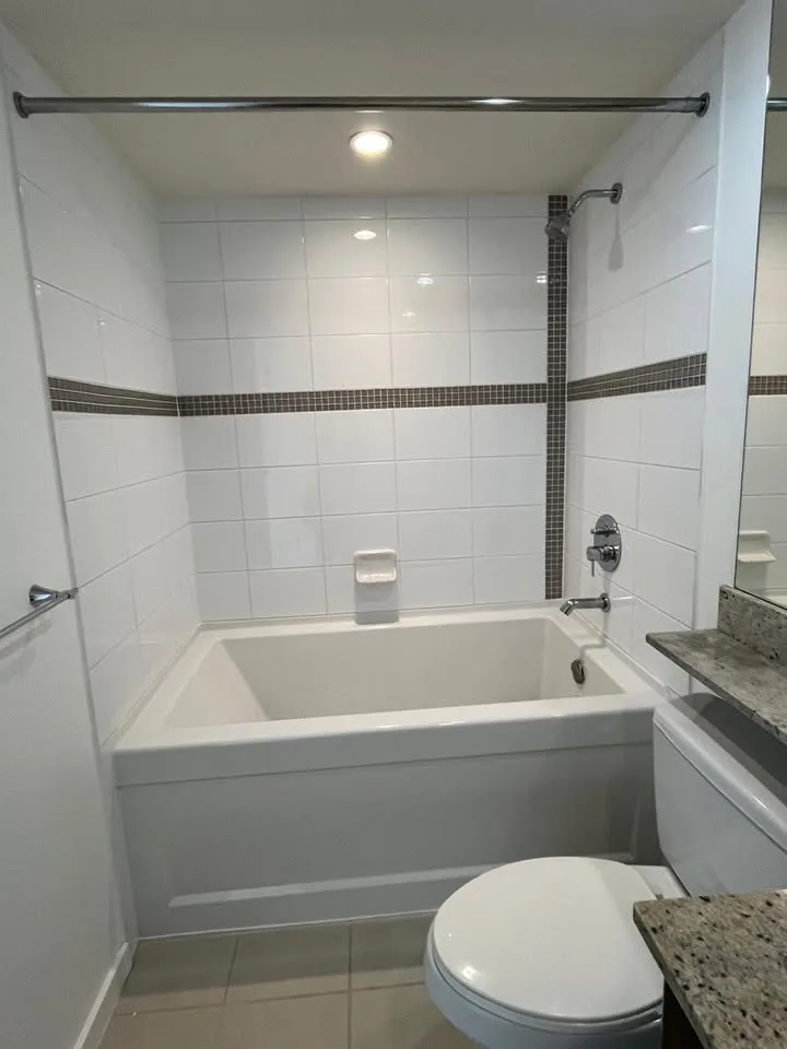 Shared Apartment (2 Bed 2 Bath) image indicator(4)