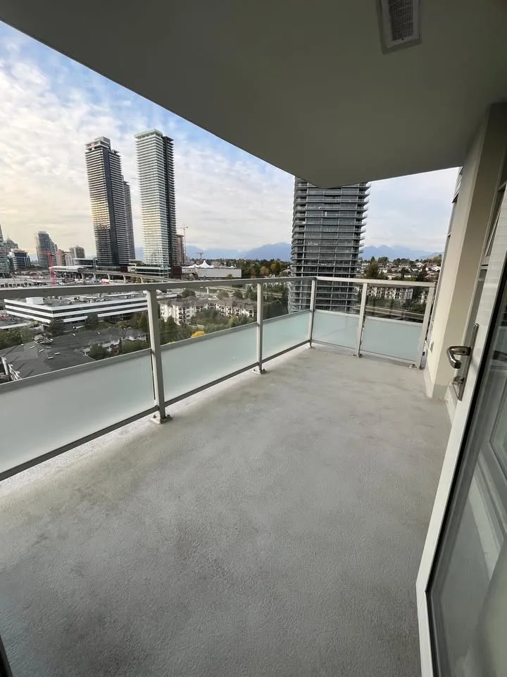 Shared Apartment (2 Bed 2 Bath) image indicator(5)