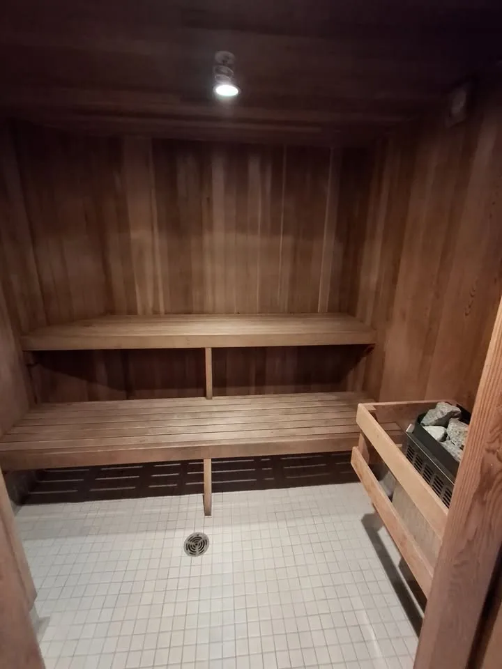 Shared Apartment (2 Bed 2 Bath) image indicator(8)