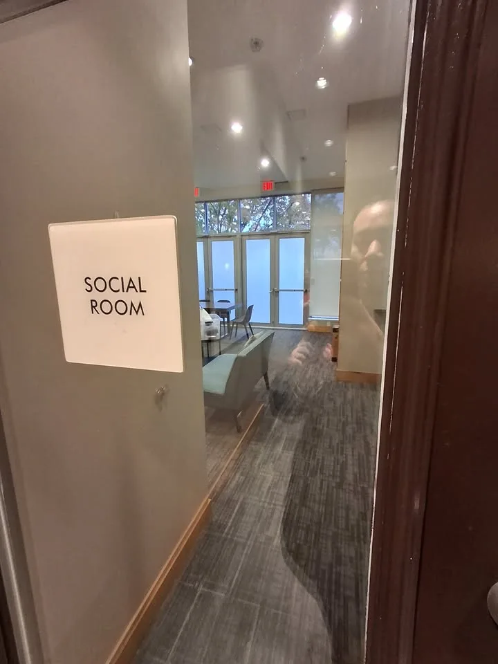 Shared Apartment (2 Bed 2 Bath) image indicator(9)