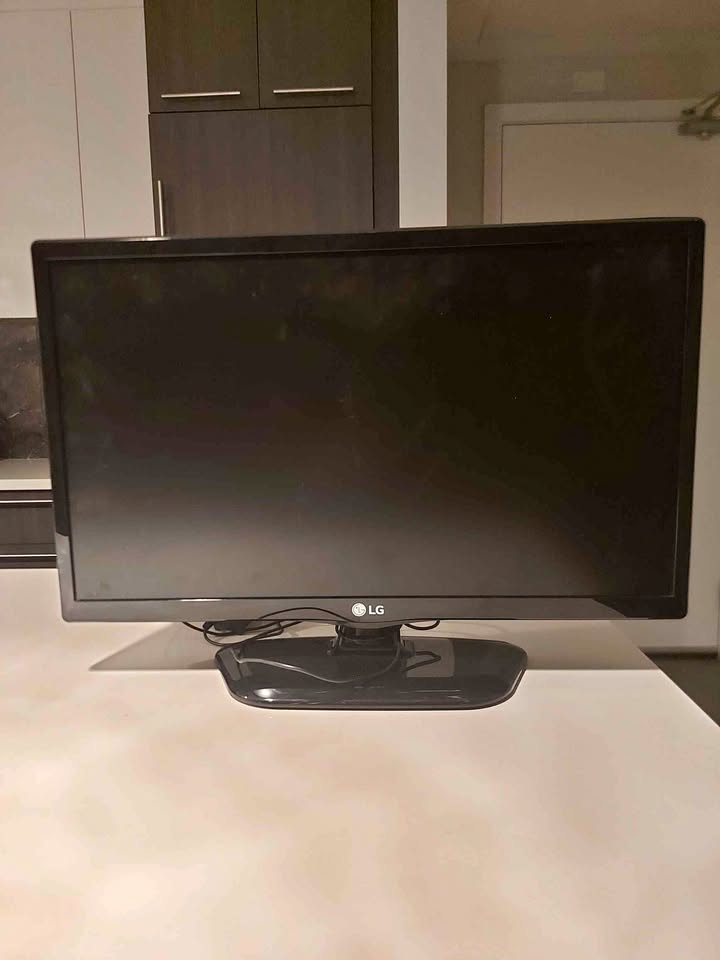 22" LG Monitor
