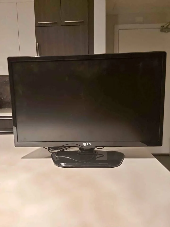 22" LG Monitor thumbnail