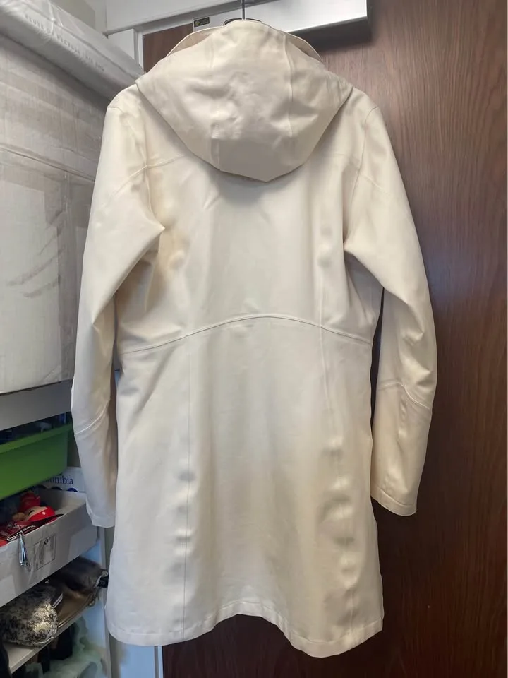 Patagonia woman Rain Jacket L image indicator(6)