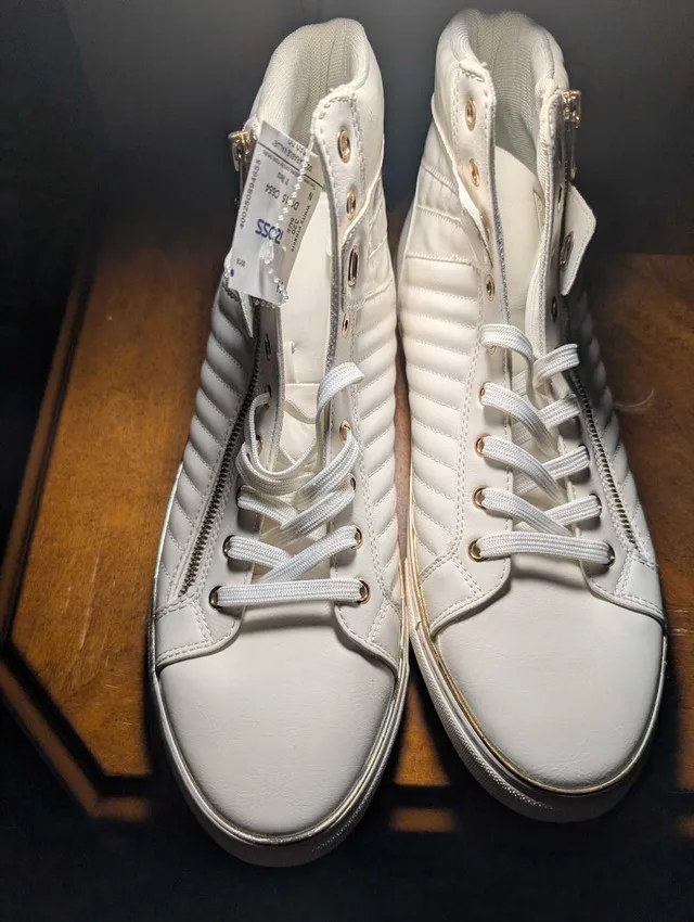 Guess basketball sneakers US13