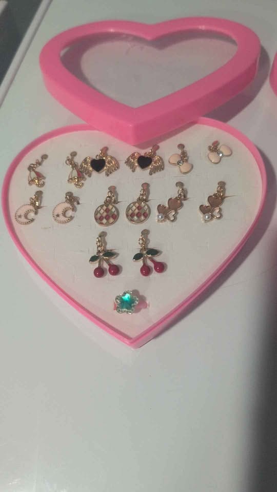 Girls’ Earring Gift Set - photo 4