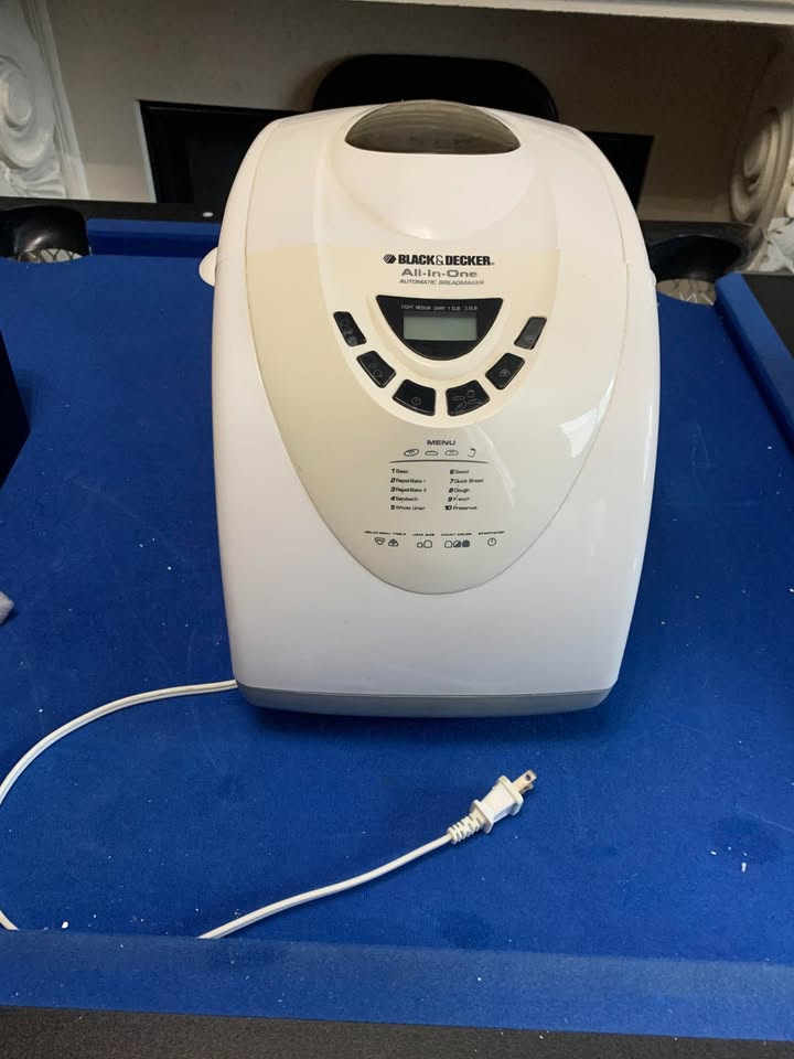 Black & Decker 2-lb Breadmaker - photo 2