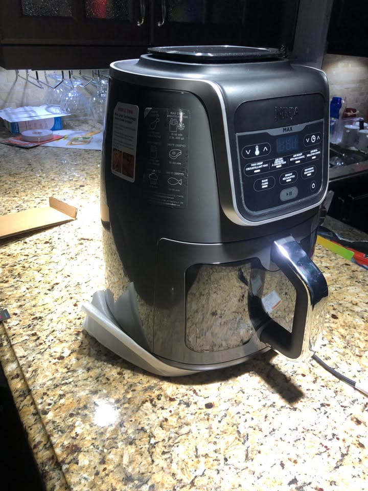 NEED GONE ASAP!! Ninja EzView Air Fryer Max XL - photo 5