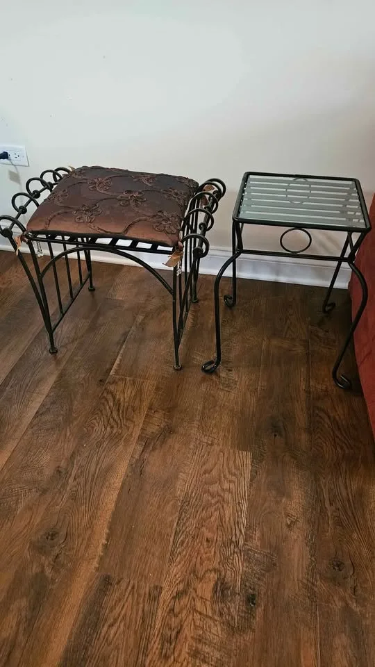 Entry Bench with table image indicator(3)