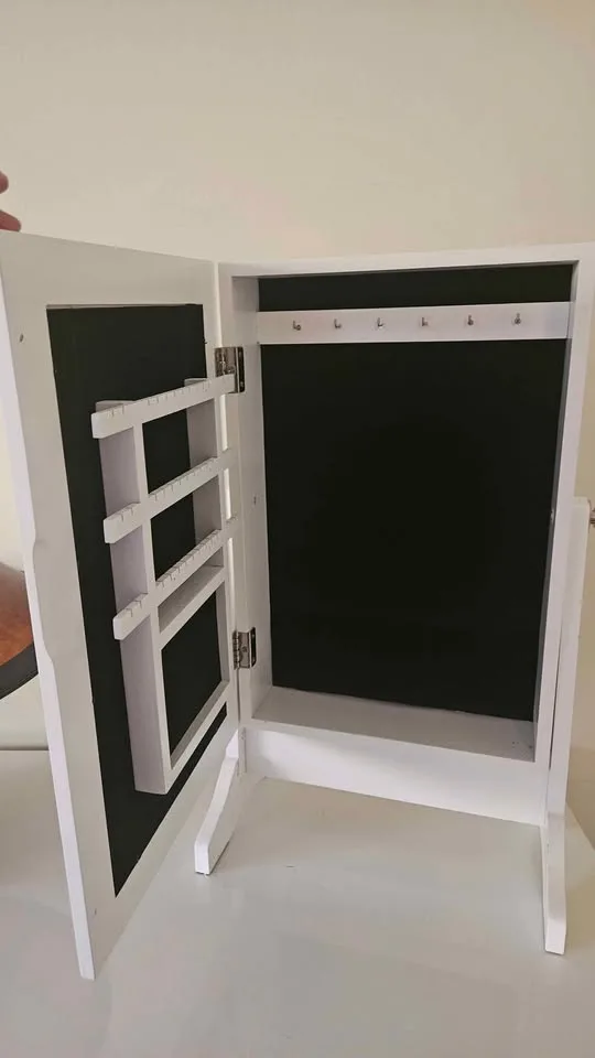 Jewelry stand with mirror, desk top mirror image indicator(2)