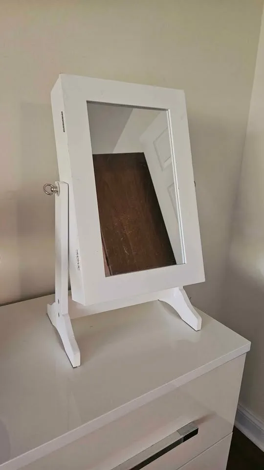 Jewelry stand with mirror, desk top mirror image indicator(4)