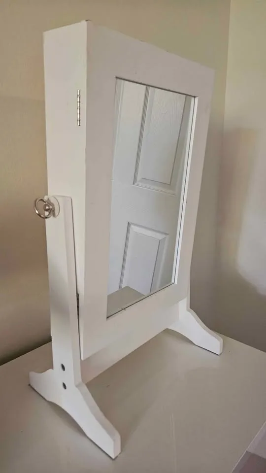 Jewelry stand with mirror, desk top mirror image indicator(5)