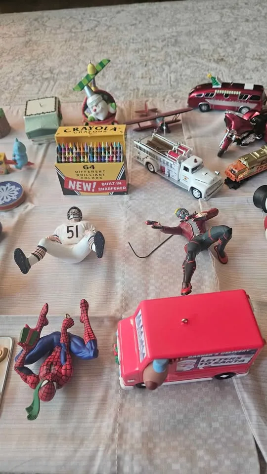 Ornaments/Hallmark / Christmas image indicator(7)