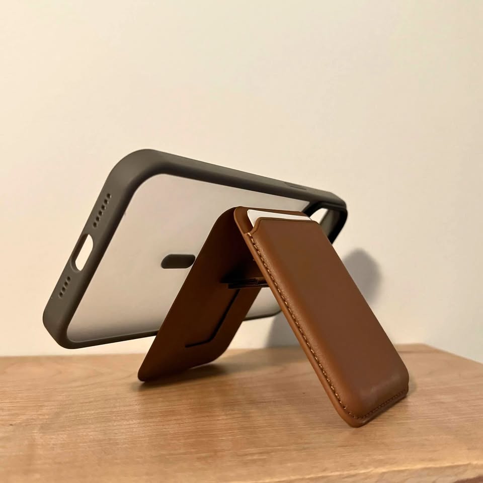 MagSafe Wallet and Stand 🥕