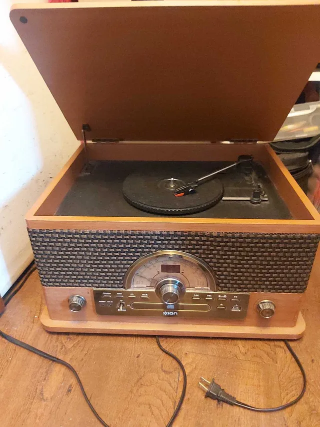 ION Audio Superior LP 7-in-1