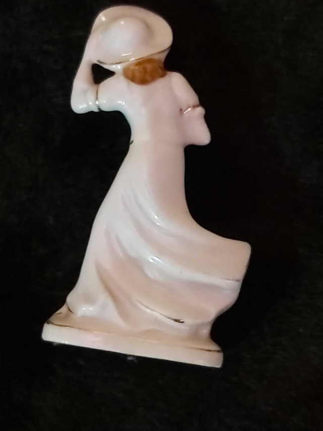 Occupied Japan Figurine - photo 2