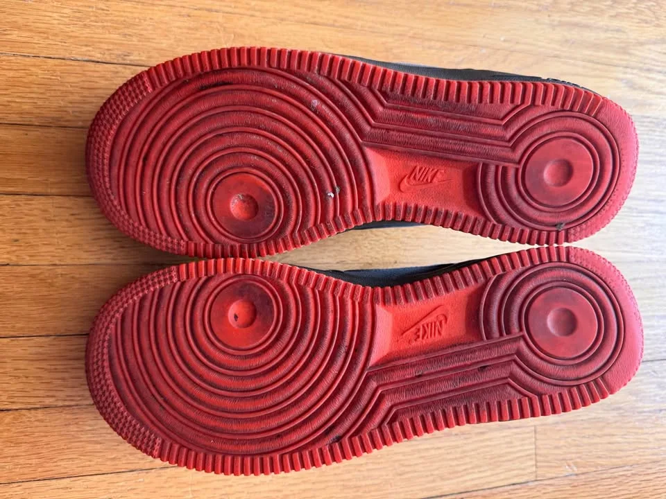 Nike Air Force 1 kids size 6Y or women’s 7.5 image indicator(3)