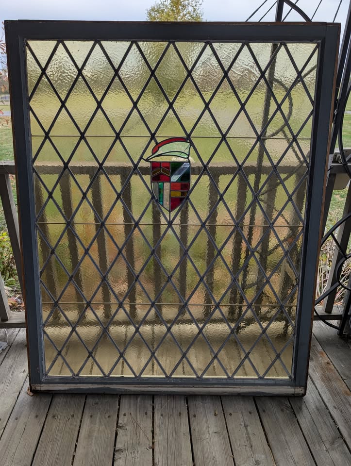 Large Tudor Stained-Glass Window – 56" × 45" – Ottawa - photo 2