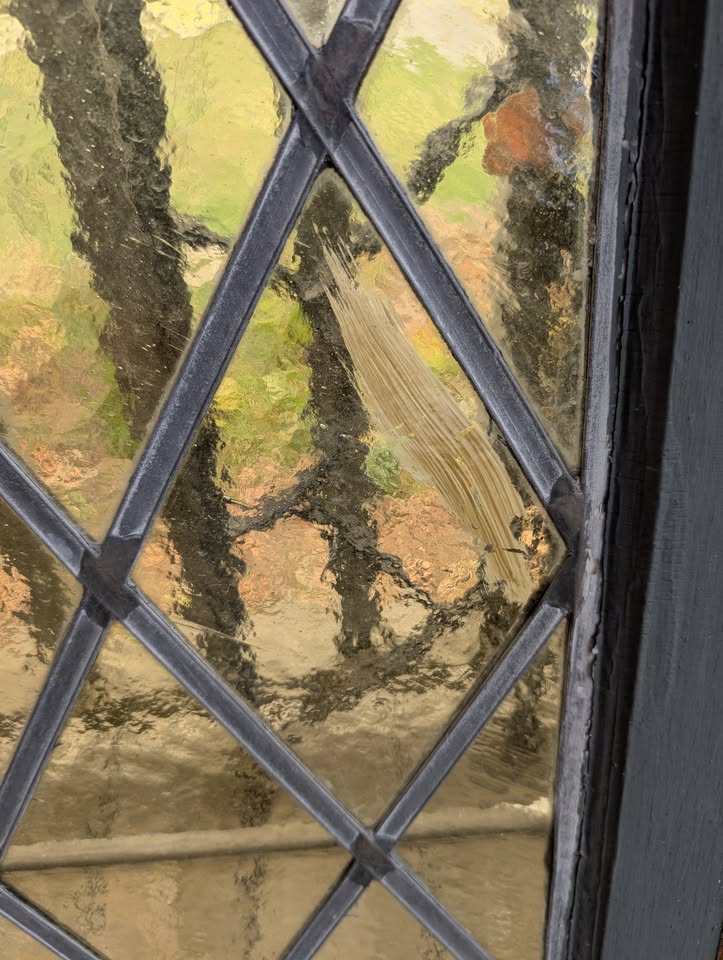 Large Tudor Stained-Glass Window – 56" × 45" – Ottawa - photo 5