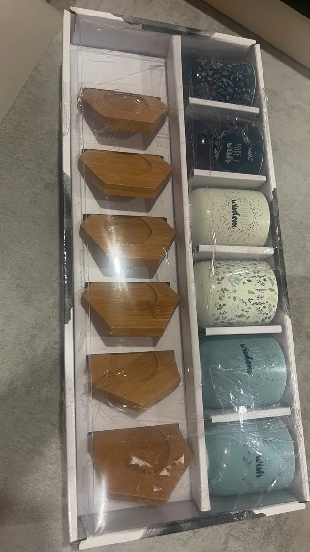 Teacups with Bamboo Stand image indicator(2)