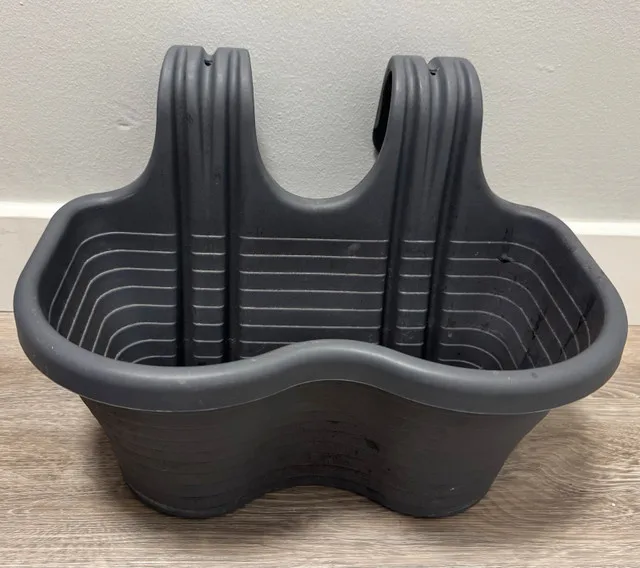 Wall Hanging Planter Lightweight Plastic Balcony Railing thumbnail