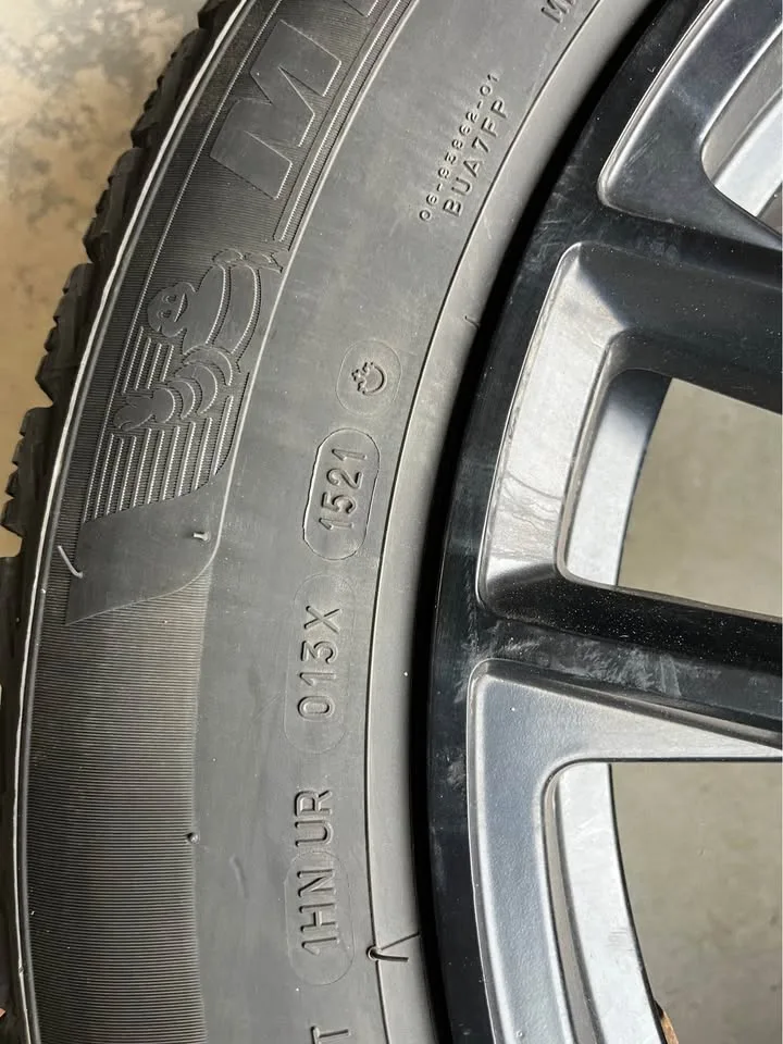 20” RS Wheels + Michelin X-Ice Winter Tires 265/50R20🥕 image indicator(2)