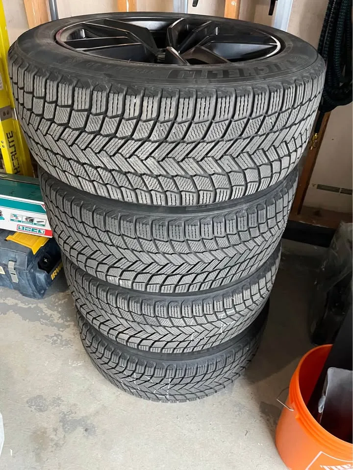 20” RS Wheels + Michelin X-Ice Winter Tires 265/50R20🥕 image indicator(9)