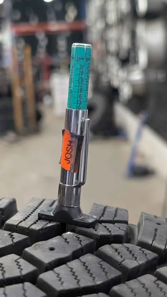 Continental Extreme Ice Contact Snow/Ice Tires image indicator(5)