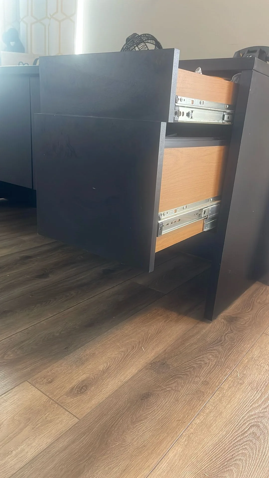 Solid Wood Executive Desk image indicator(7)