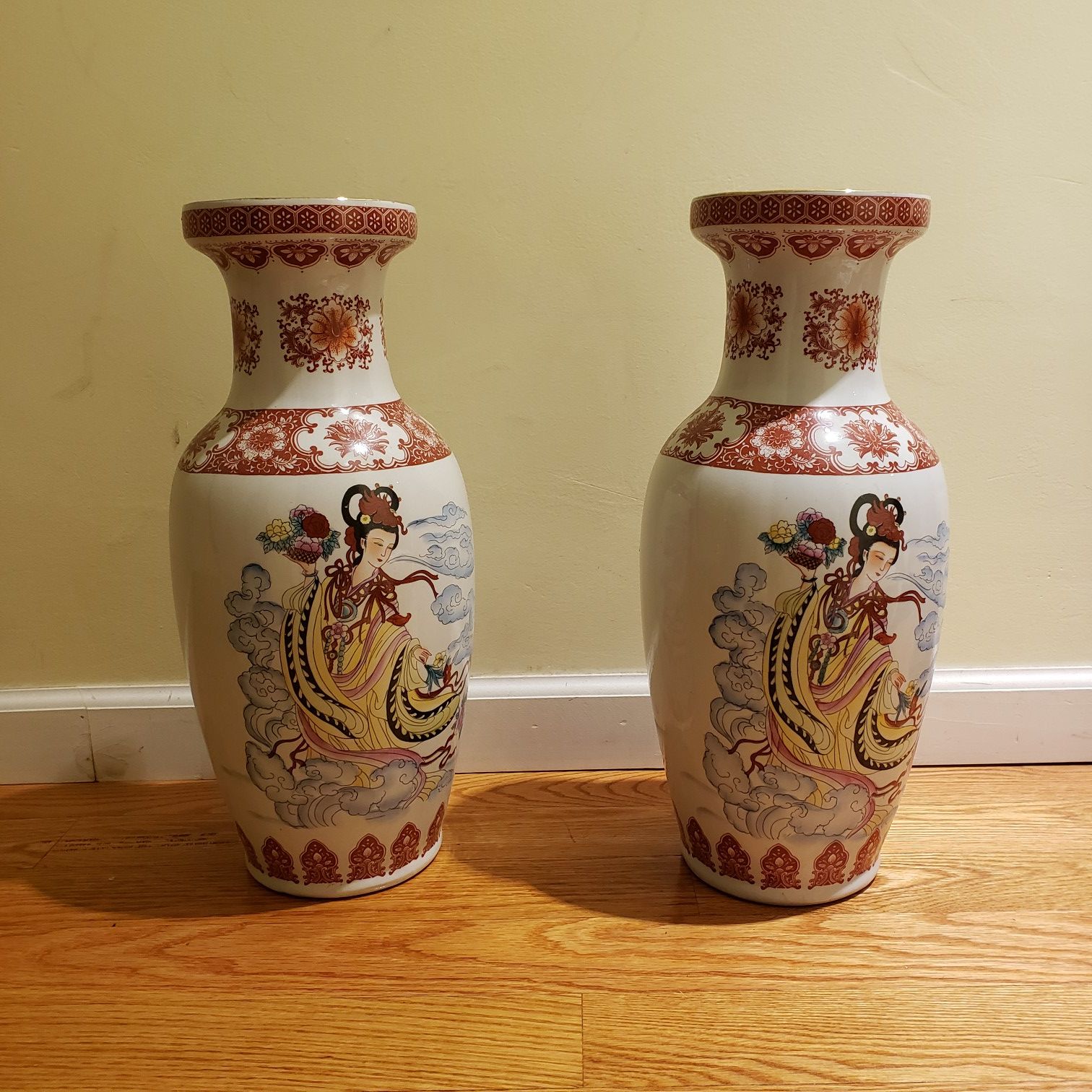 2 New Vases