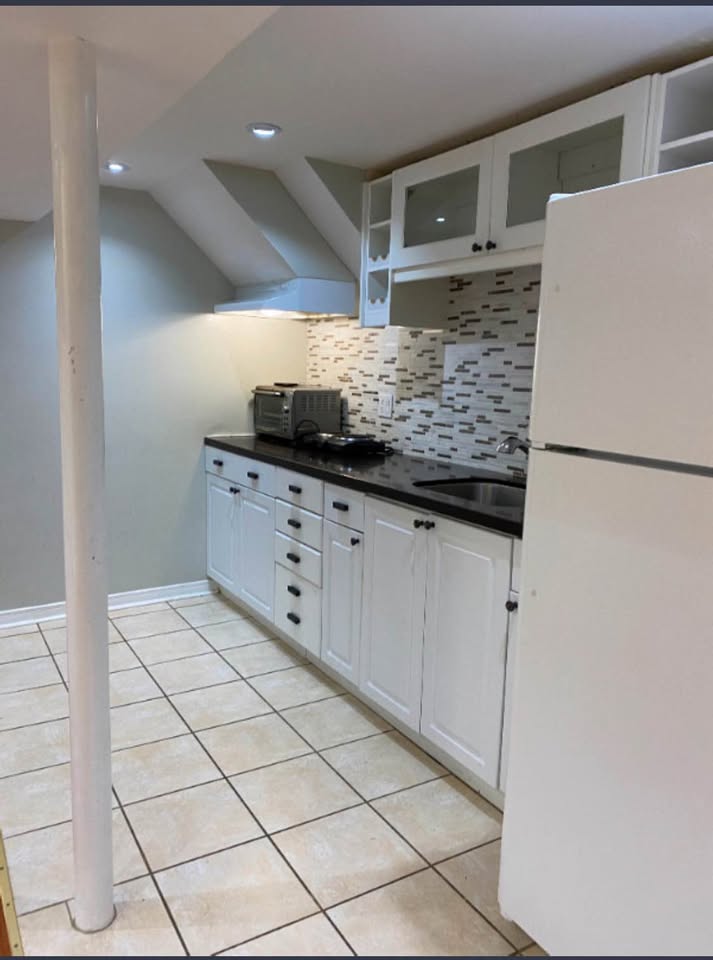 1 Bed 1 Bath - Apartment - photo 2