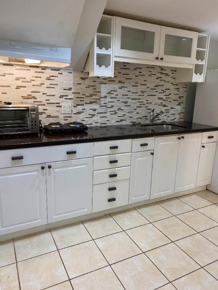 1 Bed 1 Bath - Apartment - photo 3