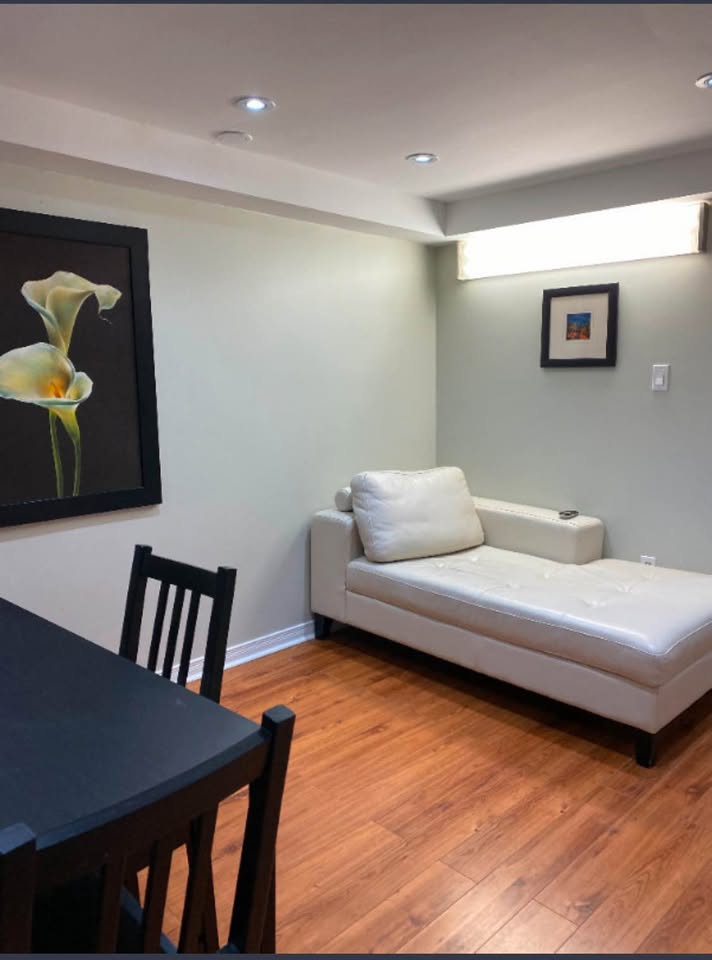 1 Bed 1 Bath - Apartment - photo 5