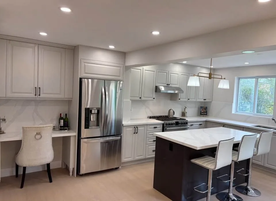 4 Beds 2 Baths - House image indicator(2)