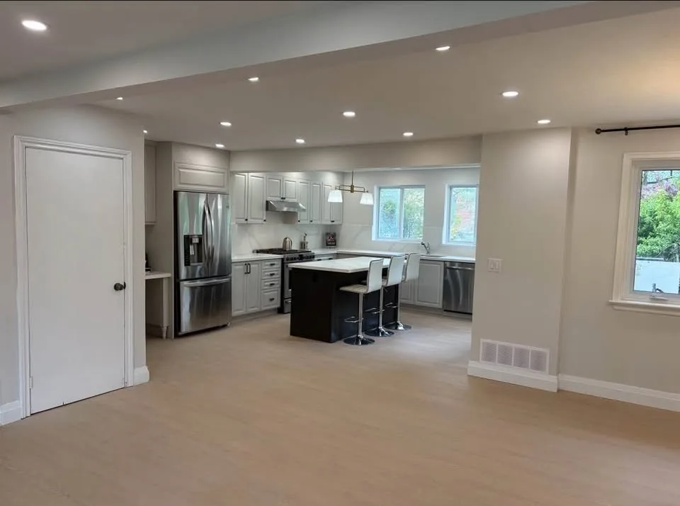 4 Beds 2 Baths - House image indicator(3)