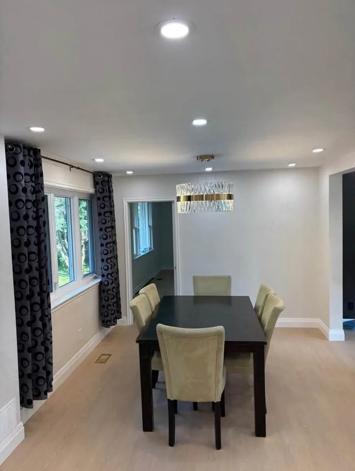 4 Beds 2 Baths - House image indicator(10)