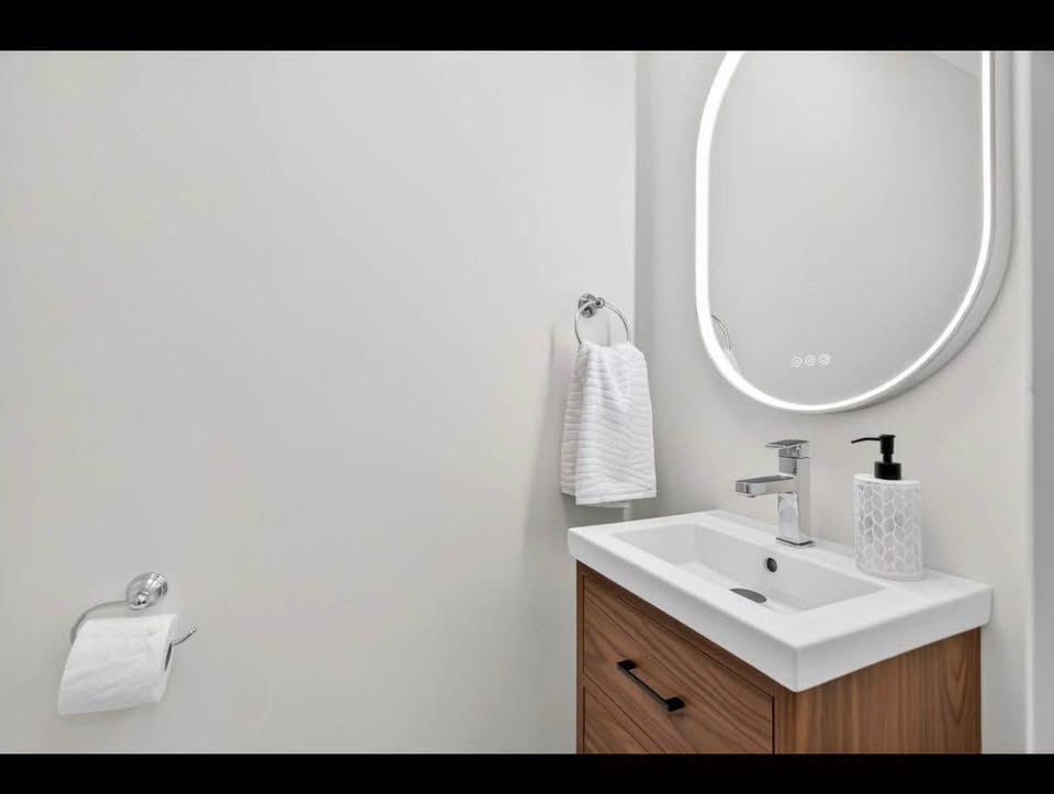 1 Bed 1 Bath - Townhouse - photo 2