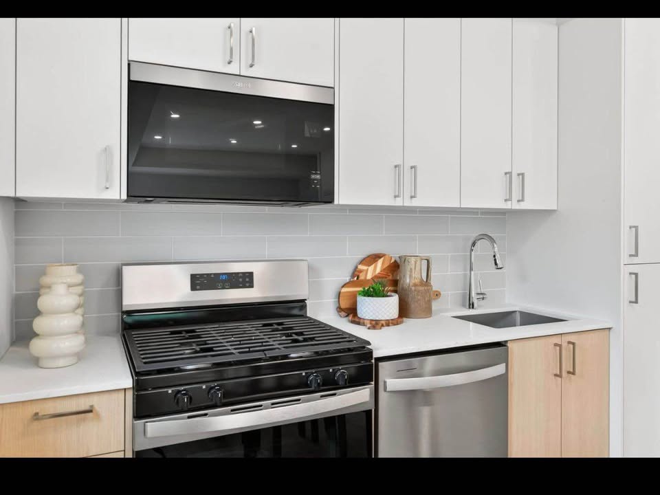 1 Bed 1 Bath - Townhouse - photo 4